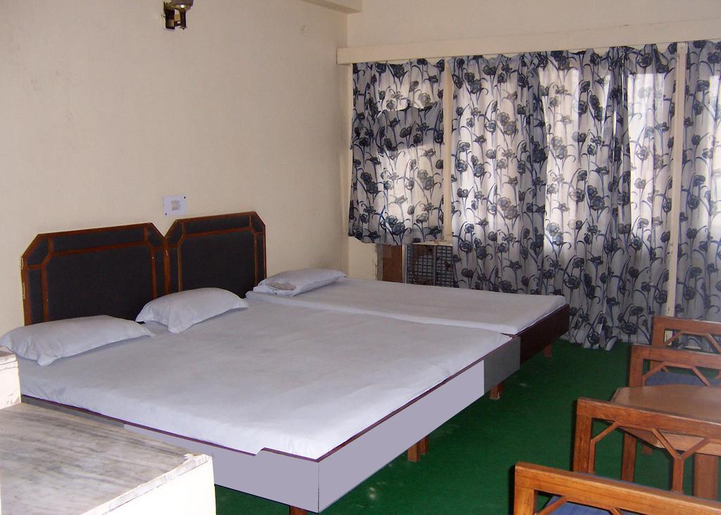 Hotel Mansarover International Haridwār Cameră foto