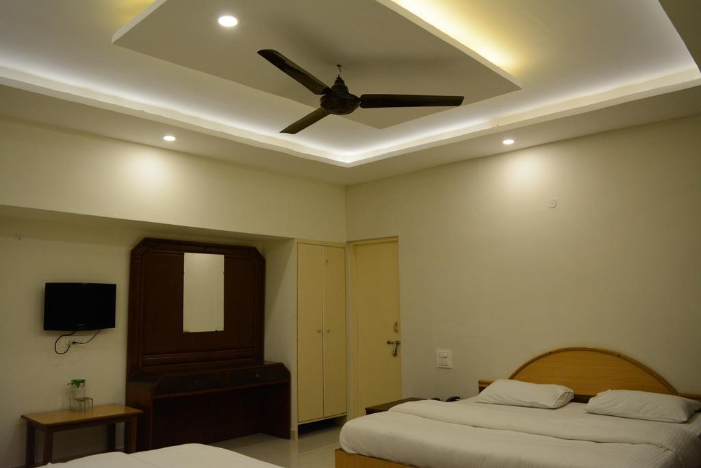 Hotel Mansarover International Haridwār Cameră foto