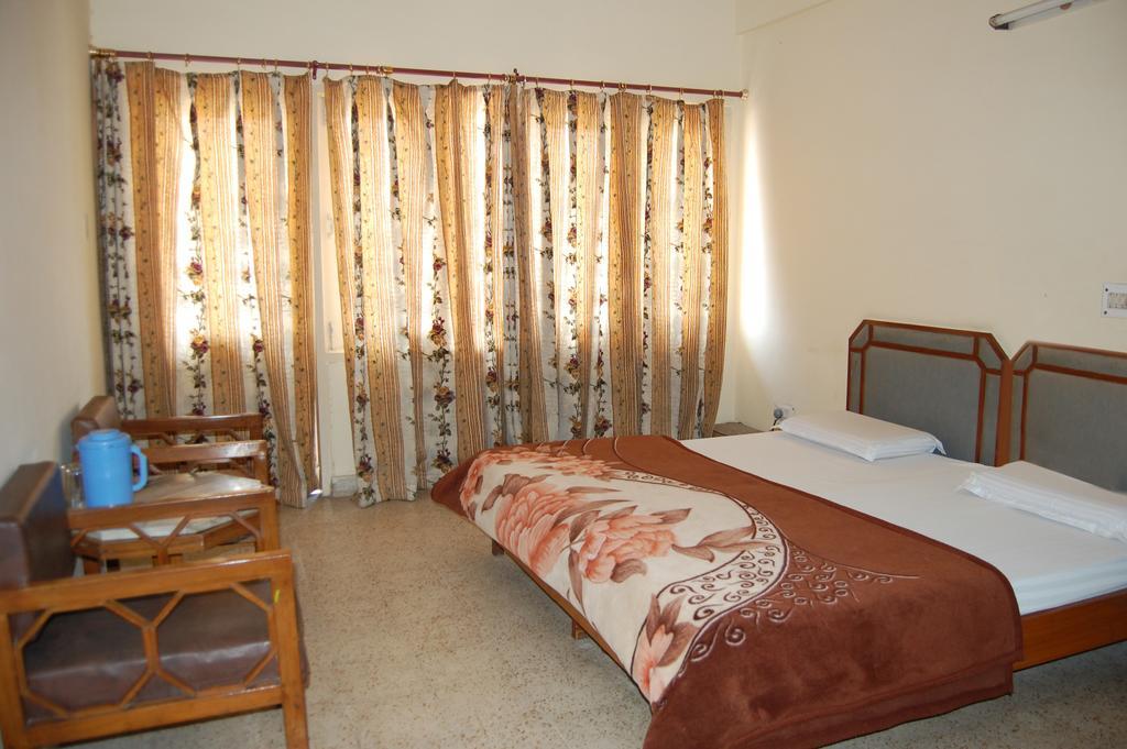 Hotel Mansarover International Haridwār Cameră foto