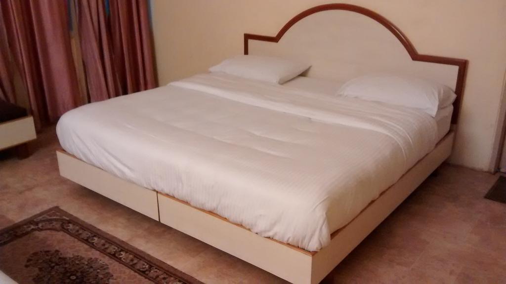 Hotel Mansarover International Haridwār Cameră foto
